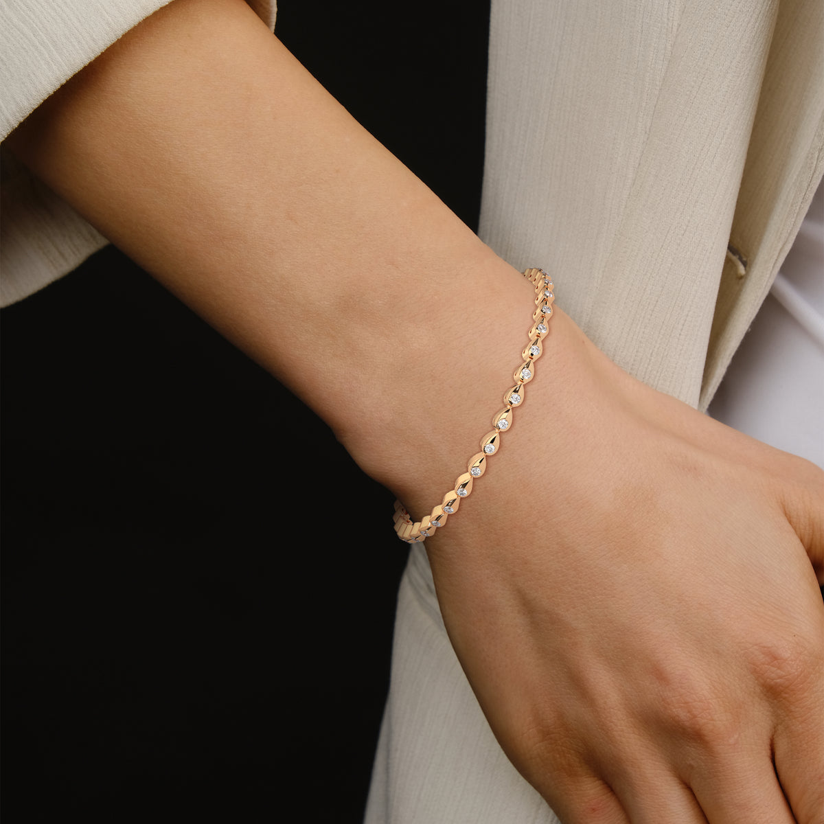 Dewdrop Cascade Diamond Bracelet